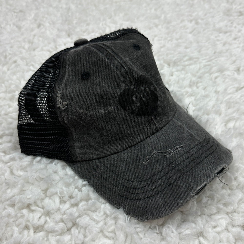BLACK HEART CAP