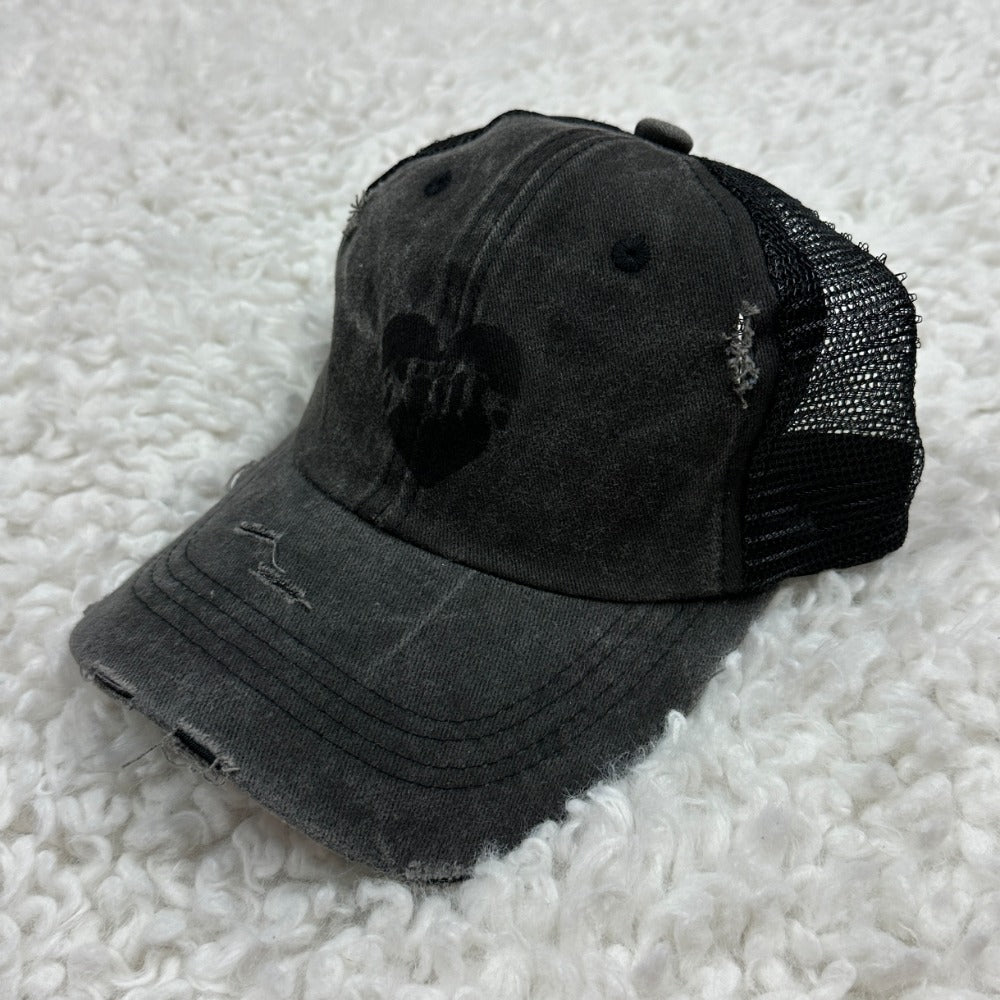 BLACK HEART CAP