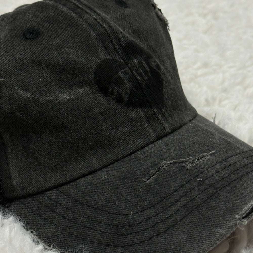 BLACK HEART CAP